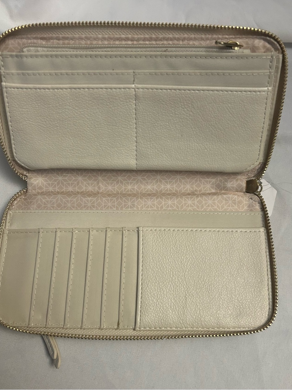 Time and Tru Ivory Textured Wallet NWT - Picture 5 of 5
